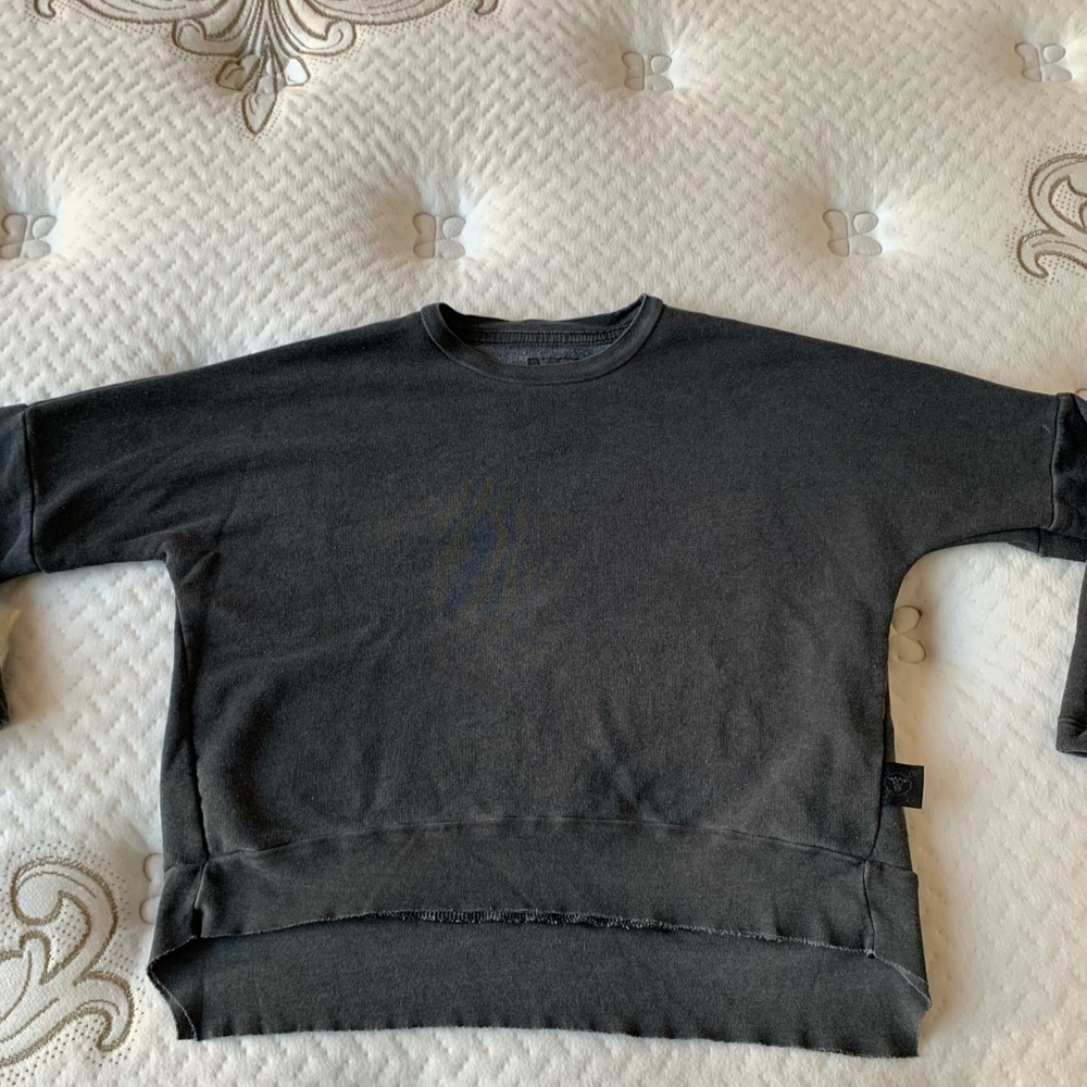 Nununu boxy sweatshirt, size 7